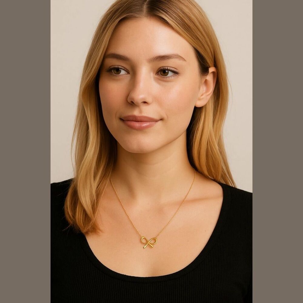 Women's Unbranded Gold Bow Necklace One Size